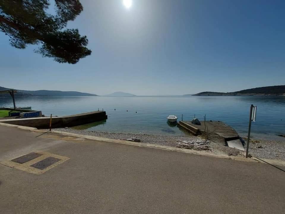 Seaside Dunka Apartment Martinscica  Exterior photo